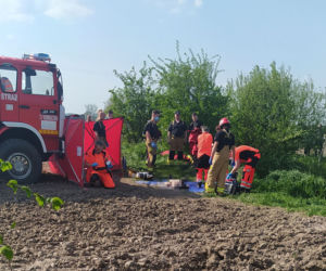Utonął w traktorze we własnym stawie
