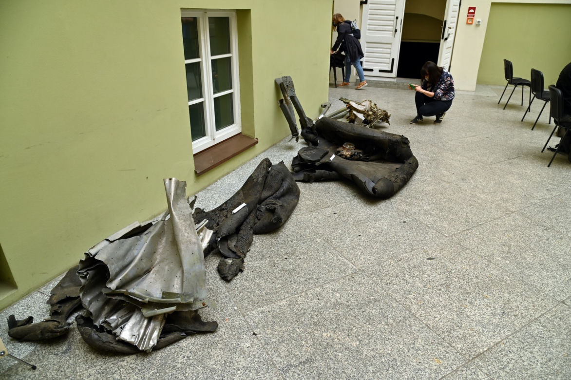 Przez lata spoczywały na dnie jeziora. Pozostałości "latającej fortecy" trafiły do szczecińskiego muzeum