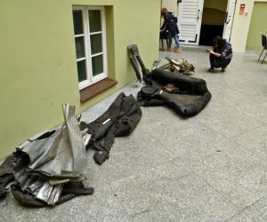 Przez lata spoczywały na dnie jeziora. Pozostałości latającej fortecy trafiły do szczecińskiego muzeum