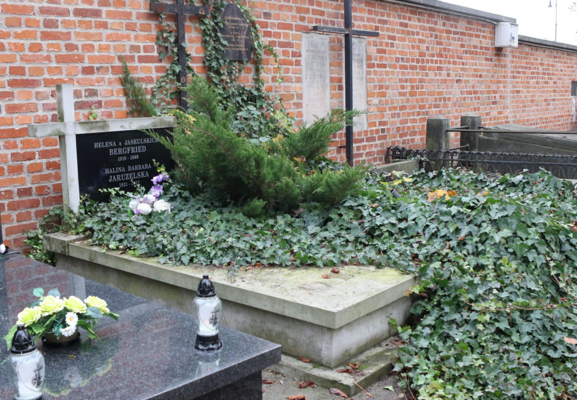 Groby Wojciech Jaruzelskiego i jego żony Barbary. Tak wyglądają pomniki