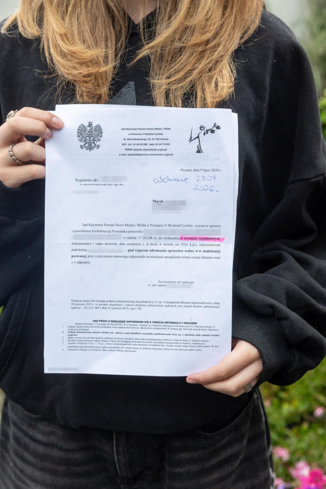Archidiecezja pozwała 14-latkę i jej rodziców