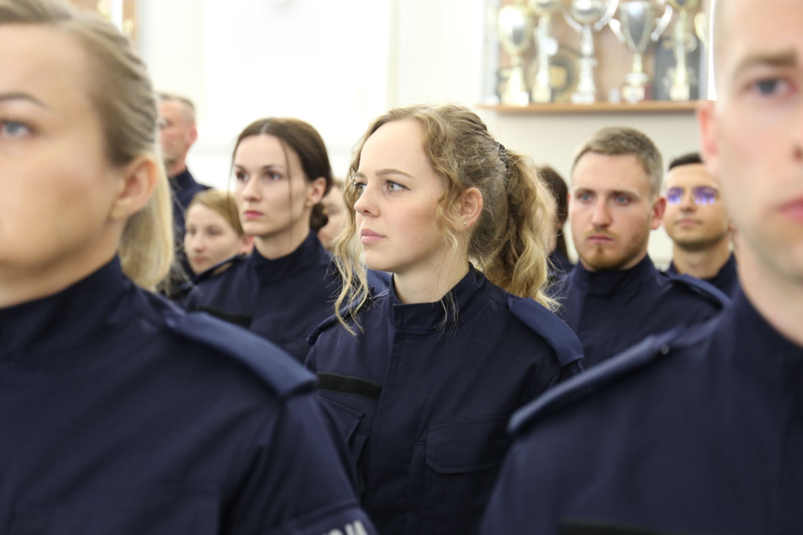 Lublin: Nowi policjanci złożyli ślubowanie. Nowi funkcjonariusze w Lubelskiem [ZDJĘCIA]