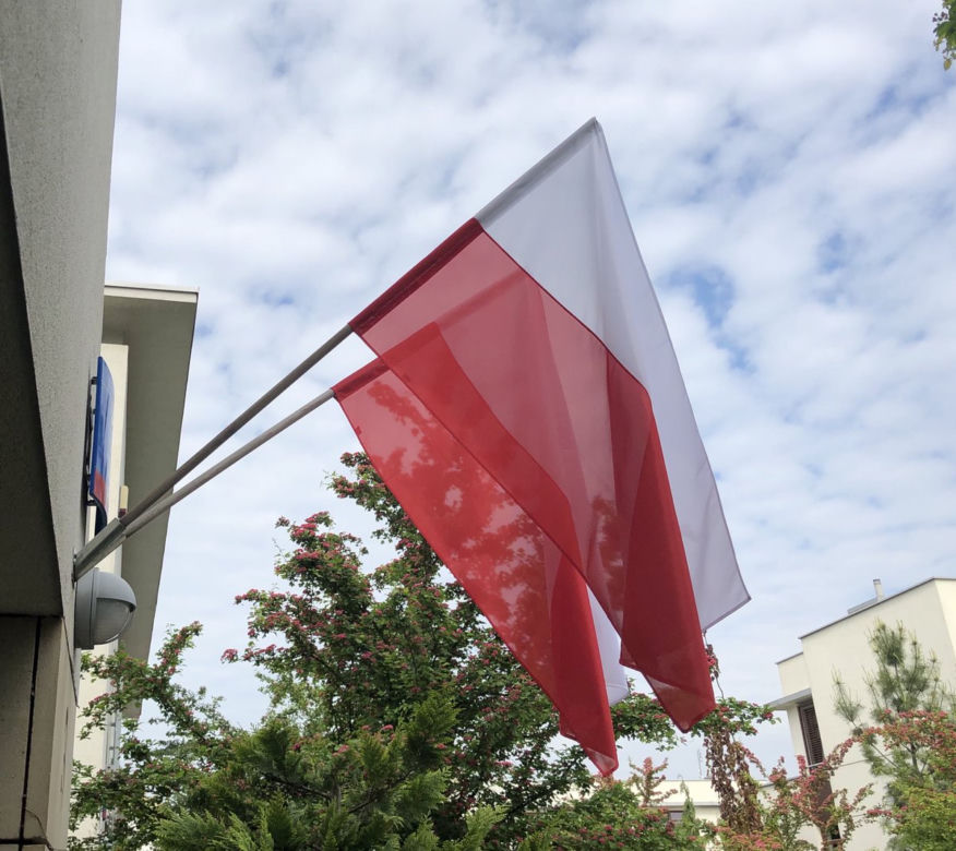 Politycy wywiesili flagi