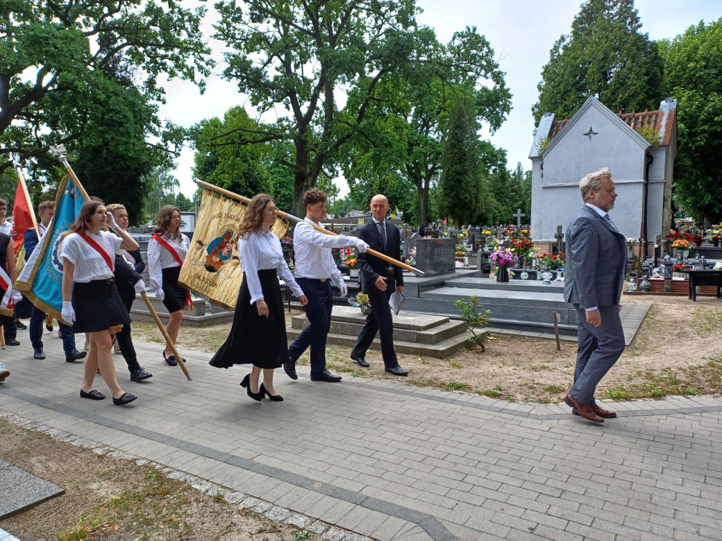 Pamięć o powstańcach żyje w Ostrzeszowie. Ulicami miasta przeszedł Marsz Pamięci [ZDJĘCIA]