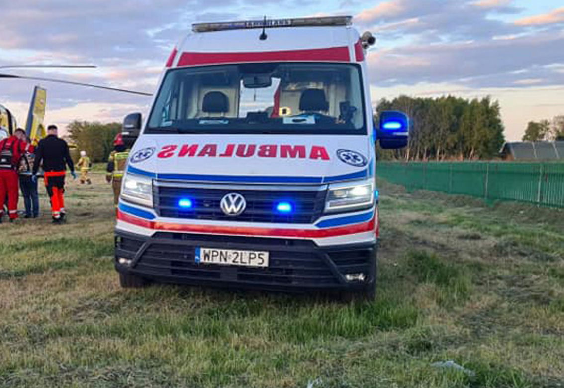 Sprzed domu zabrał ją śmigłowiec! 16-latka rozbiła się quadem na rodzinnej posesji pod Płońskiem [ZDJĘCIA]. 
