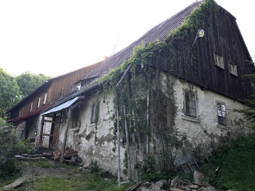 Przebudowa poniemieckiego domu. Zobacz zdjęcia przed i po 