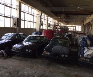 Bułgaria. Odnaleziono w magazynie 11 fabrycznie nowych BMW E34