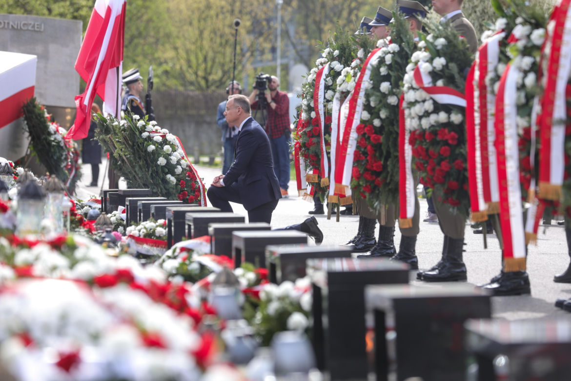 Prezydent upamiętnił ofiary katastrofy smoleńskiej