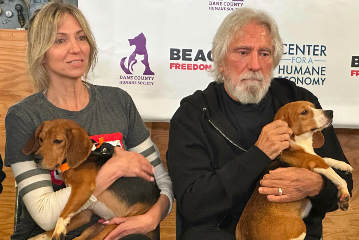 Geezer Butler ratuje Beagle