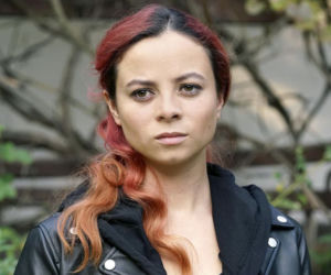 Barwy szczęścia odc. 1993. Mia (Maria Ruddick)