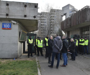 Warszawa przejmuje Szpiegowo. Miasto weszło na teren z komornikiem