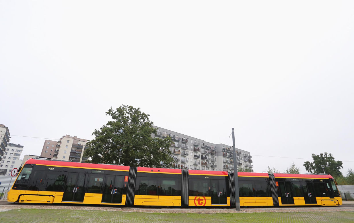 Nowy tramwaj wyjechał warszawskie tory! 