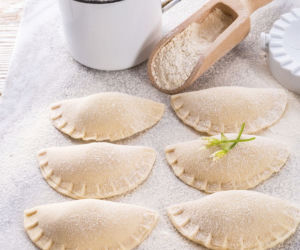 Wigilijne pierogi z kapustą i grzybami