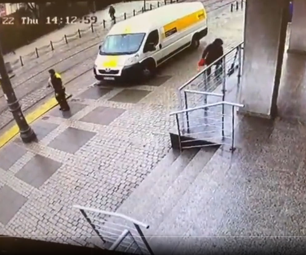 Zaczaił się na kuriera