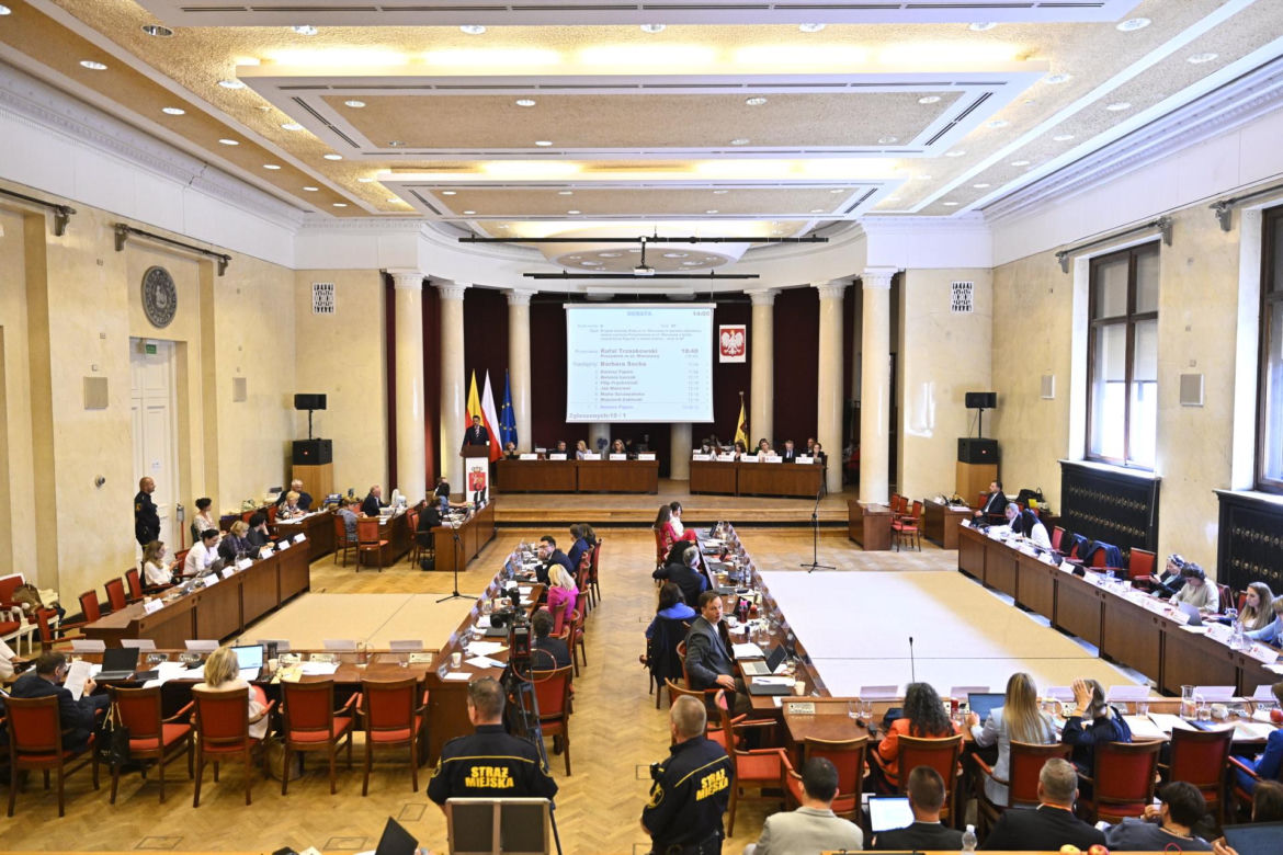Trzaskowski z wotum zaufania za rządy w 2023 r. 
