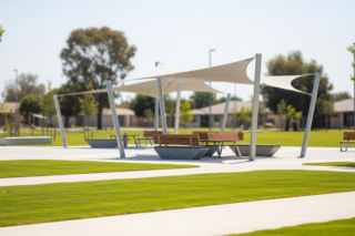 Nowa przestrzeń relaksu w Lesznie. Jak „Przerwa na sport i relaks pod żaglami” zmieni okolicę SP 2?