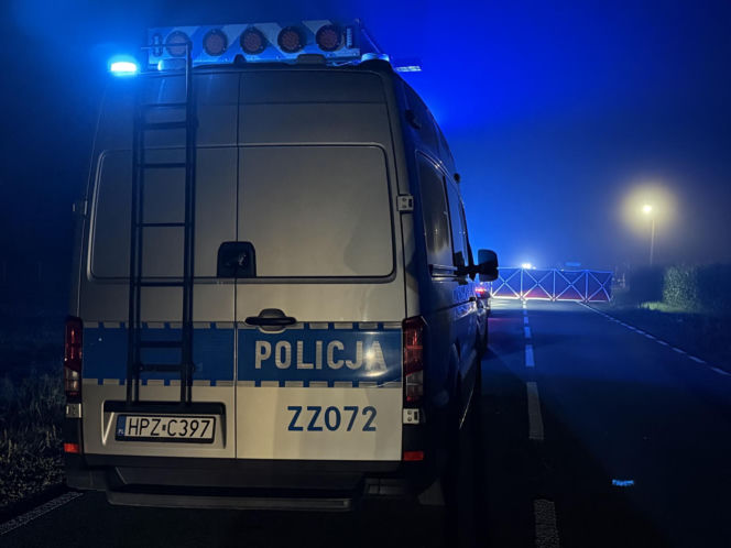 Koparka wymusiła pierwszeństwo. Motocyklista nie miał szans