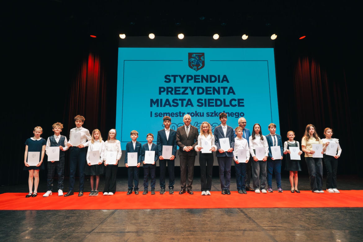Najzdolniejsi uczniowie odebrali stypendia Prezydenta Miasta Siedlce