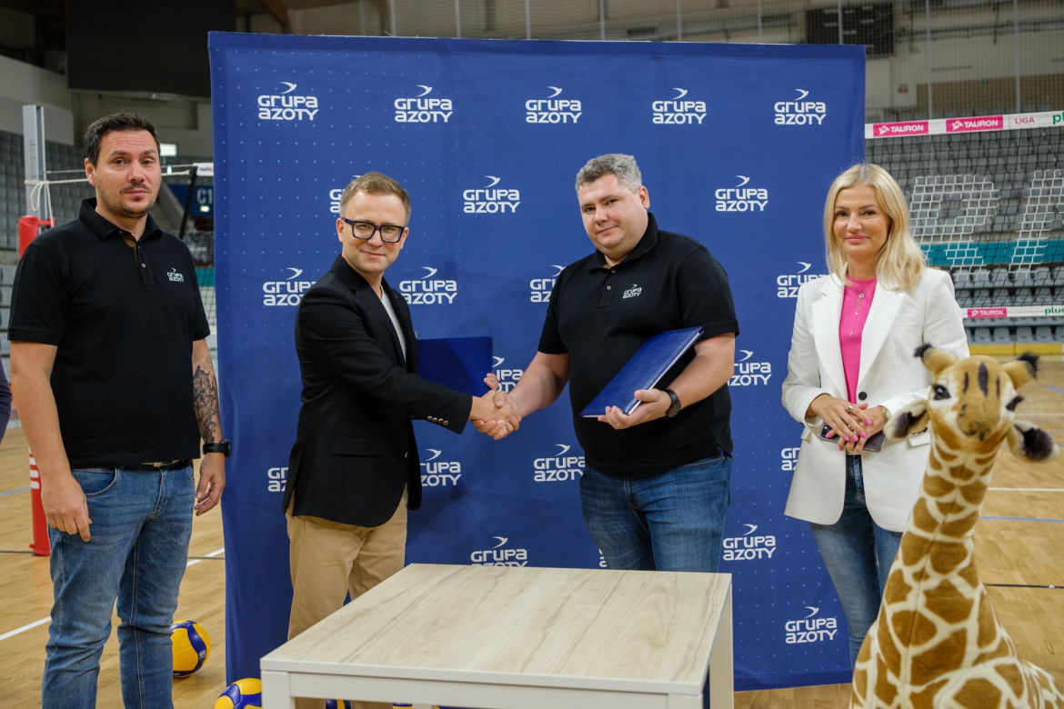 Podpisanie umowy sponsorskiej między Grupą Azoty S.A. i VOLLEY JEDYNKA Tarnów na sezon 2023/2024
