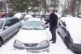 Śmieci, smród i strach na Gocławiu. Sąsiad zbieracz terroryzuje mieszkańców. On potrzebuje pomocy
