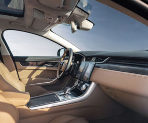 Nowy Jaguar XF (2021)