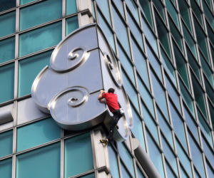 Alex Honnold wspiął się na wieżowiec Taipei 101