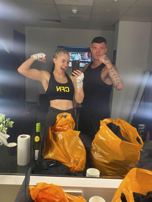 Piękna brytyjska modelka gwiazdą ringów! 