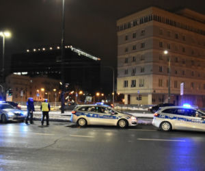 Naćpany pirat roztrzaskał mercedesa w pościgu. W środku znana modelka