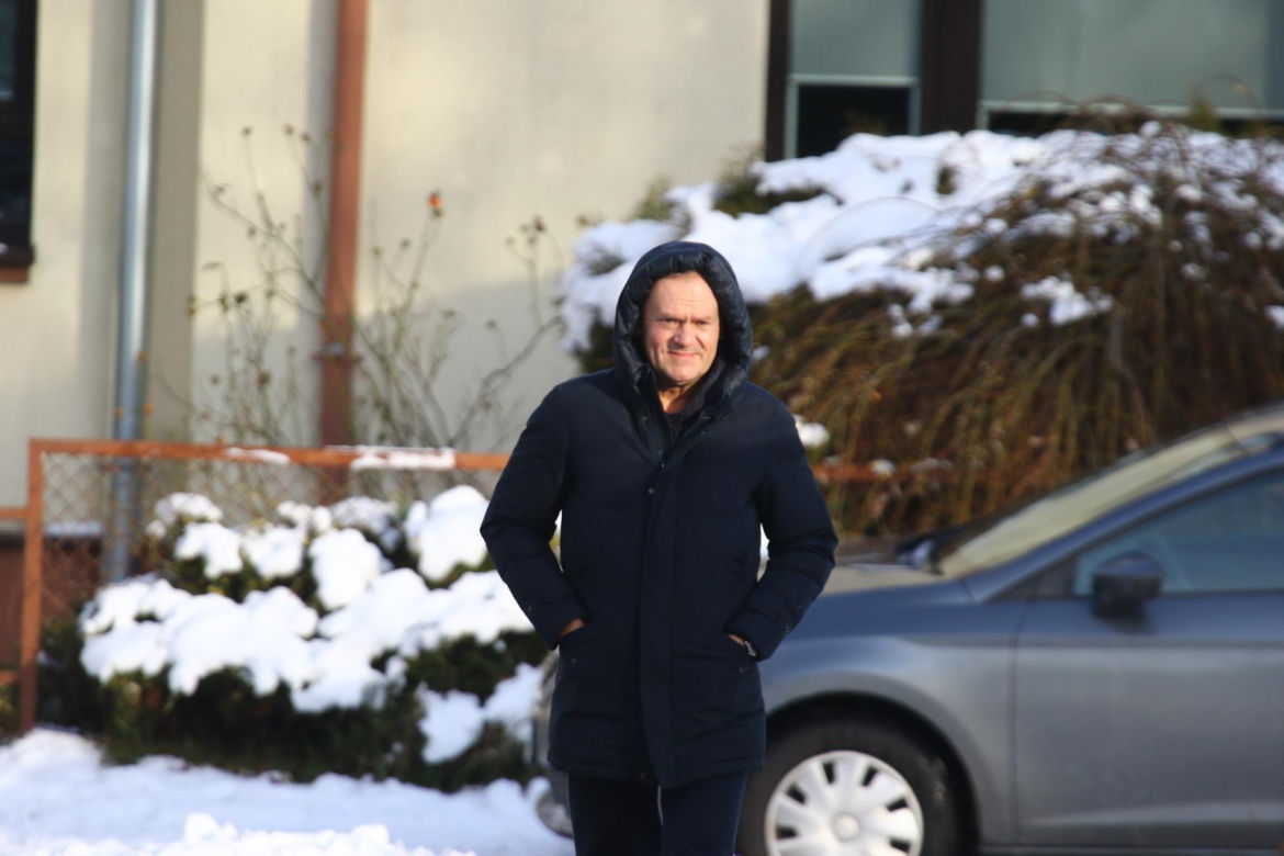 Donald Tusk w mroźną niedzielę pojechał po kawę