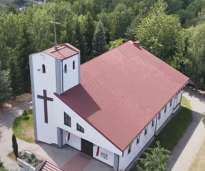 Proboszcz apeluje do wiernych, by w upały zostali w domach. „To nie jest grzech”