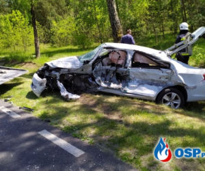 Czołowe zderzenie pod Glinojeckiem! Dwoje dorosłych i niemowlę w szpitalu! Na miejscu śmigłowiec