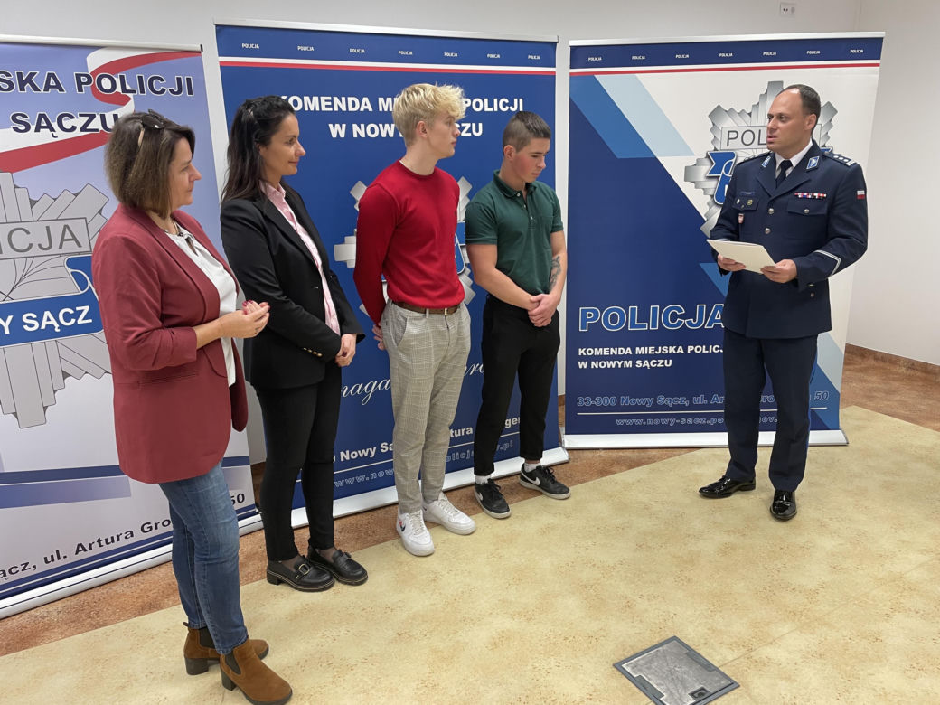 Komendant Policji w Nowym Saczu podziękował uczniom ZS nr 1 