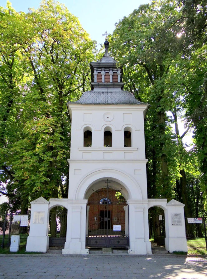 Jeden z najpiękniejszych pałaców znajduje się w województwie łódzkim. Jest dumą średniowiecznego miasta