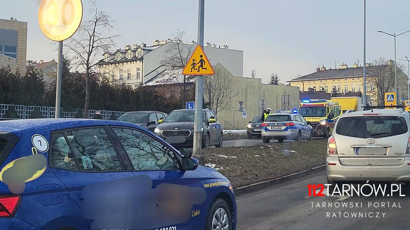 Wypadek na przejściu dla pieszych w Tarnowie. Akcja służb na ul. Sitko