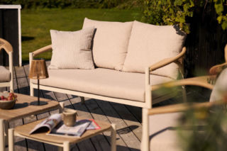 Ile kosztują meble ogrodowe w 2026? Sprawdzamy ceny. Oto modne zestawy na balkon i taras