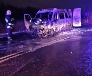 Wypadek w Kopciowicach. Bus stanął w płomieniach! W środku byli pasażerowie
