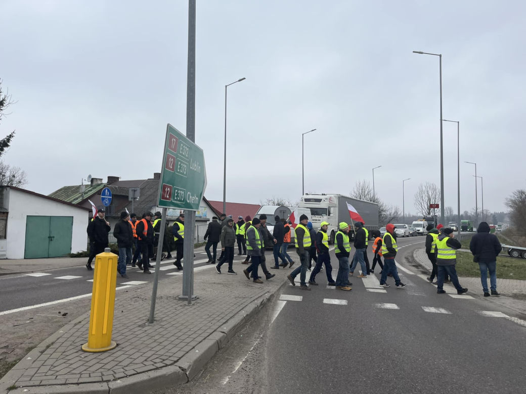 Protest rolników na trasie Lublin-Zamość w Piaskach