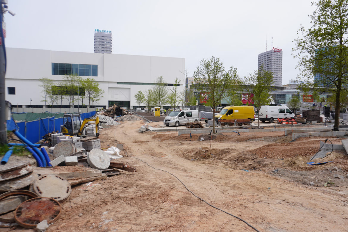 Trwają prace nad placem Centralnym w Warszawie