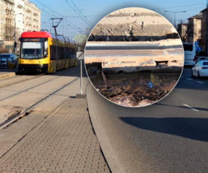 Wielka dziura w torach w centrum Warszawy. Sypią się na naszych oczach!