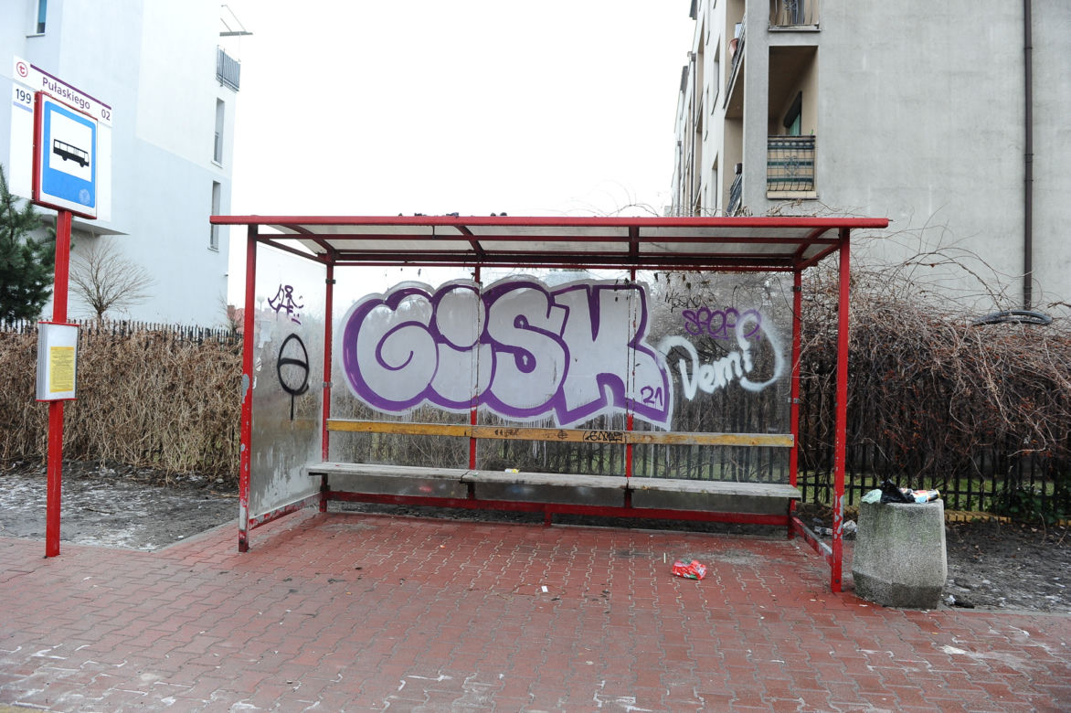 Wylali asfalt, zerwali go i znów wylali. Remont w Ząbkach jak u Bareji