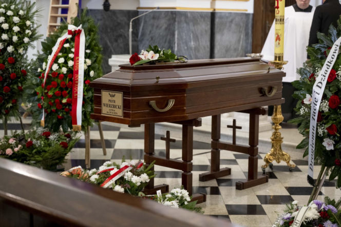 Jarosław Kaczyński na pogrzebie pierwszego naczelnego "Gazety Polskiej"