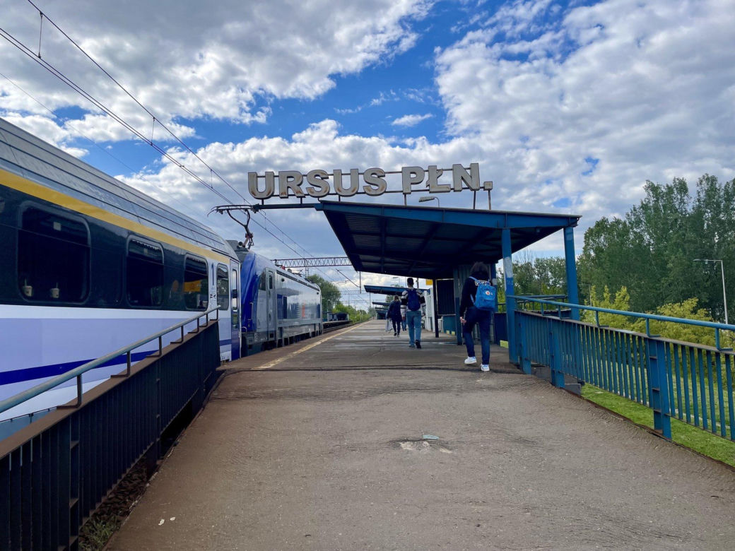 Ursus Północny - fatalny stan przystanku kolejowego 