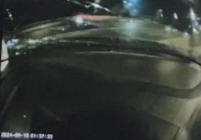 Wypadek na Trasie Łazienkowskiej - nagranie z momentu uderzenia