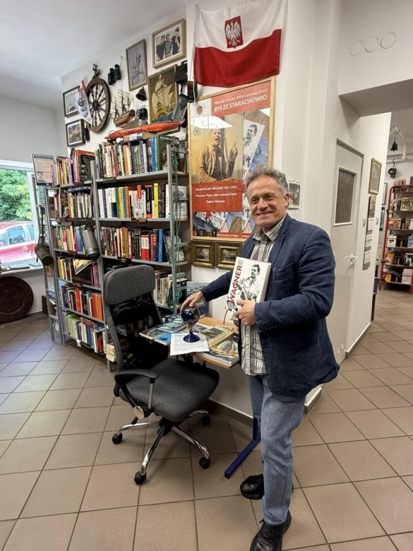 Nie uwierzysz, co kryje ta starachowicka biblioteka. To prawdziwy wehikuł czasu!