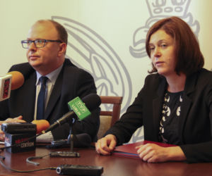 24 miliony złotych wydadzą na naprawę dziur w jezdniach