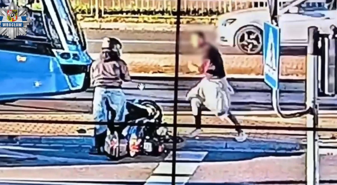 Horror na ulicach Wrocławia! Zaatakował skuterzystę, ukradł Opla i uderzył kobietę w twarz