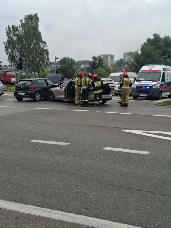 Wypadek na skrzyżowaniu w Starachowicach