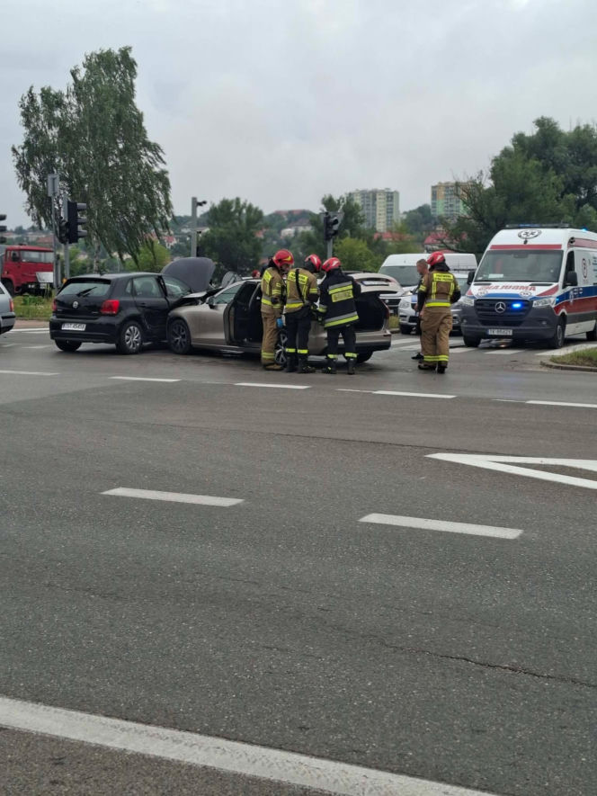 Wypadek na skrzyżowaniu w Starachowicach
