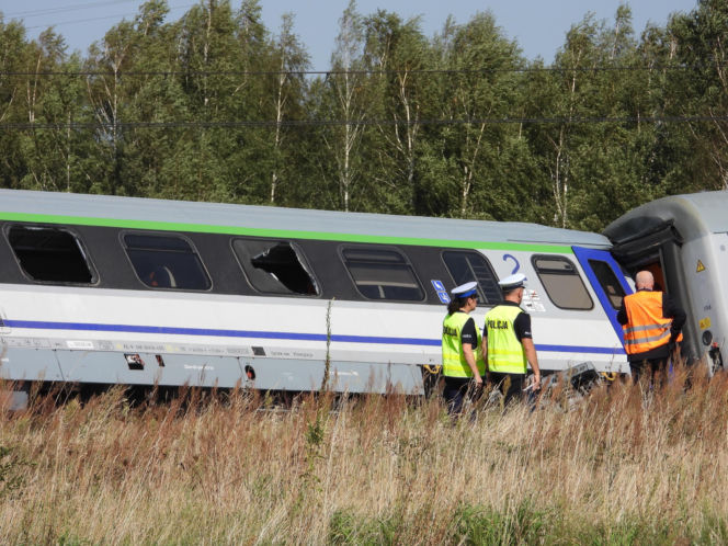 Wstrząsające zdjęcia z katastrofy kolejowej na Mazowszu