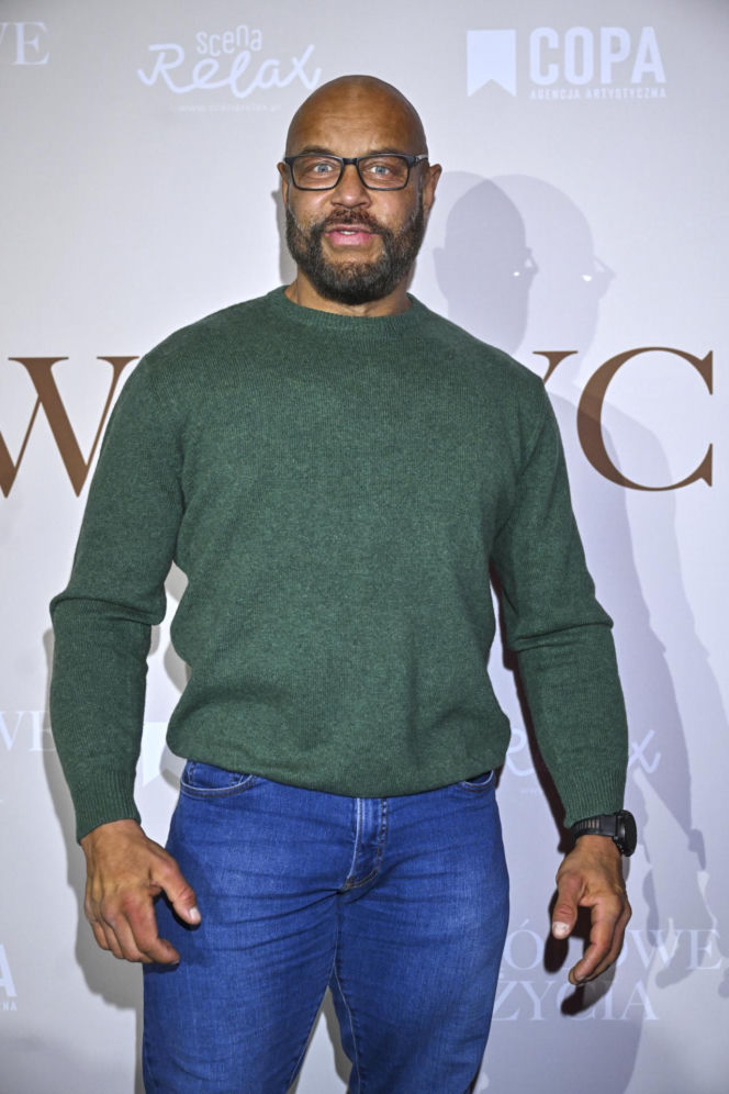 Herbuś w garniaku, Paschalska w lateksie, ale to Fabijański skradł show… pieskiem!